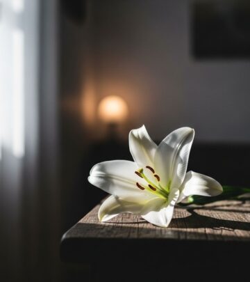 What to Say to Someone Who Lost a Parent: Comforting Words and Messages