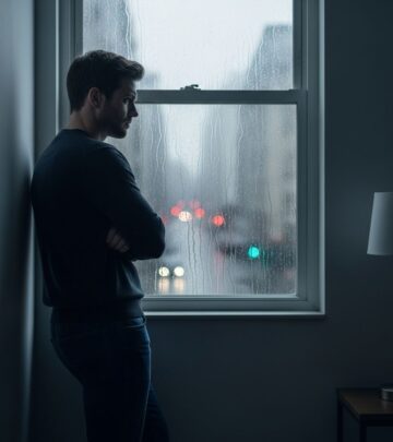 24 Clear Signs He Is Fighting His Feelings For You