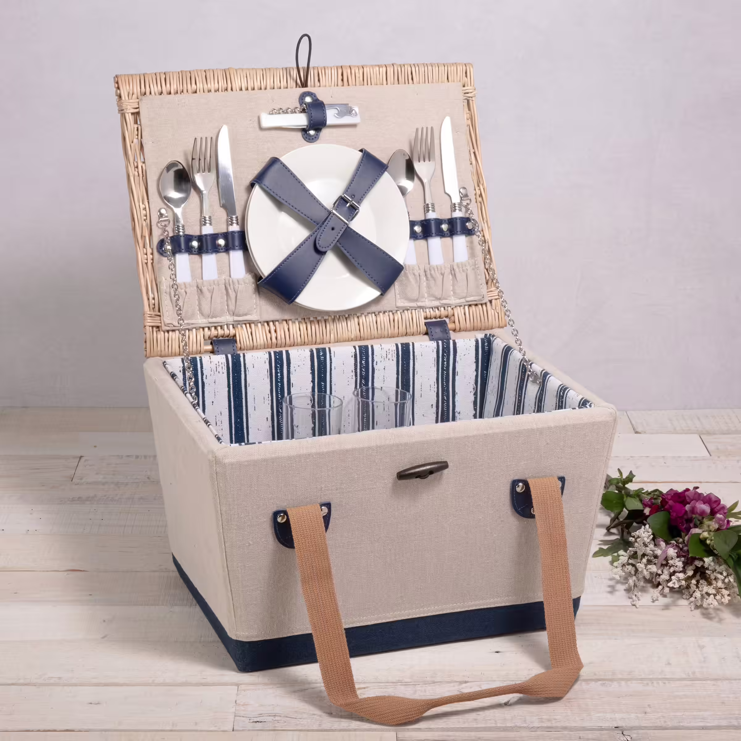  Picnic Time Boardwalk Picnic Basket