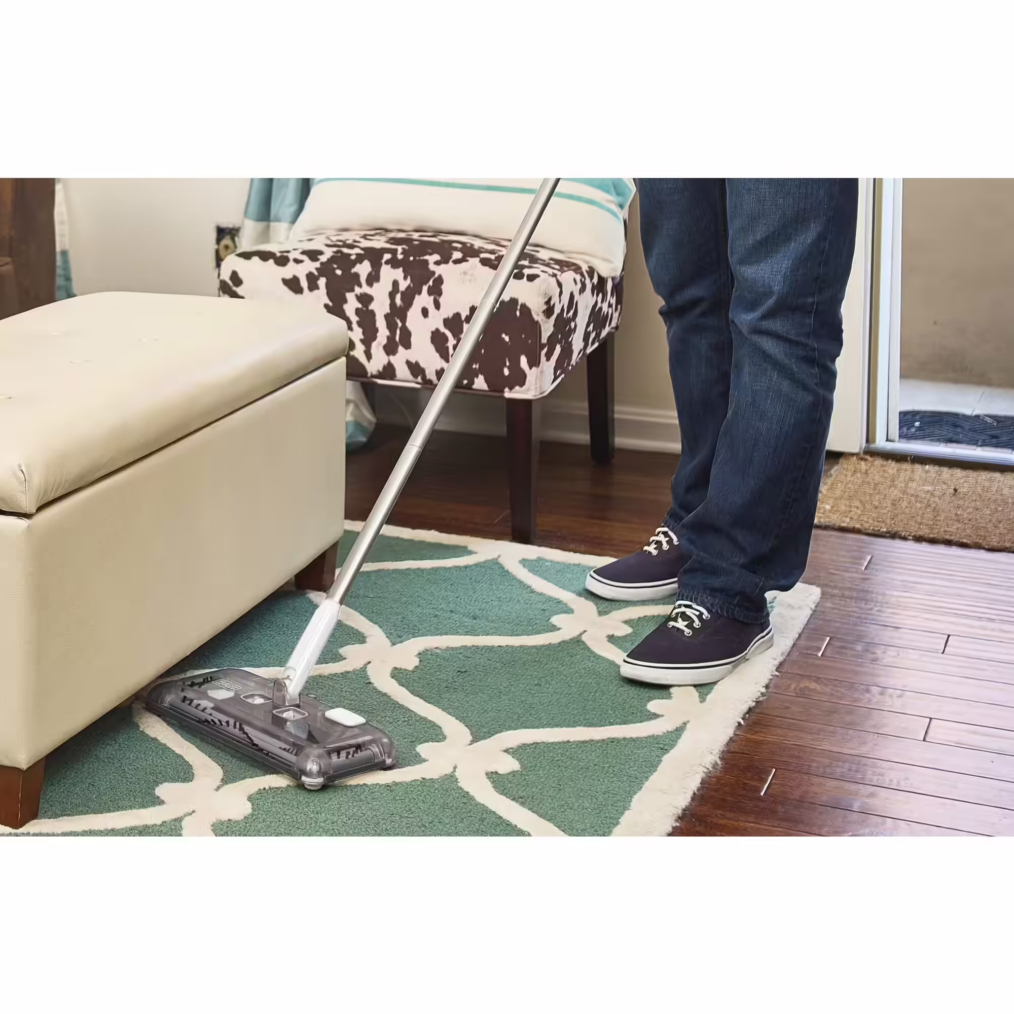 BLACK+DECKER Floor And Carpet Sweeper